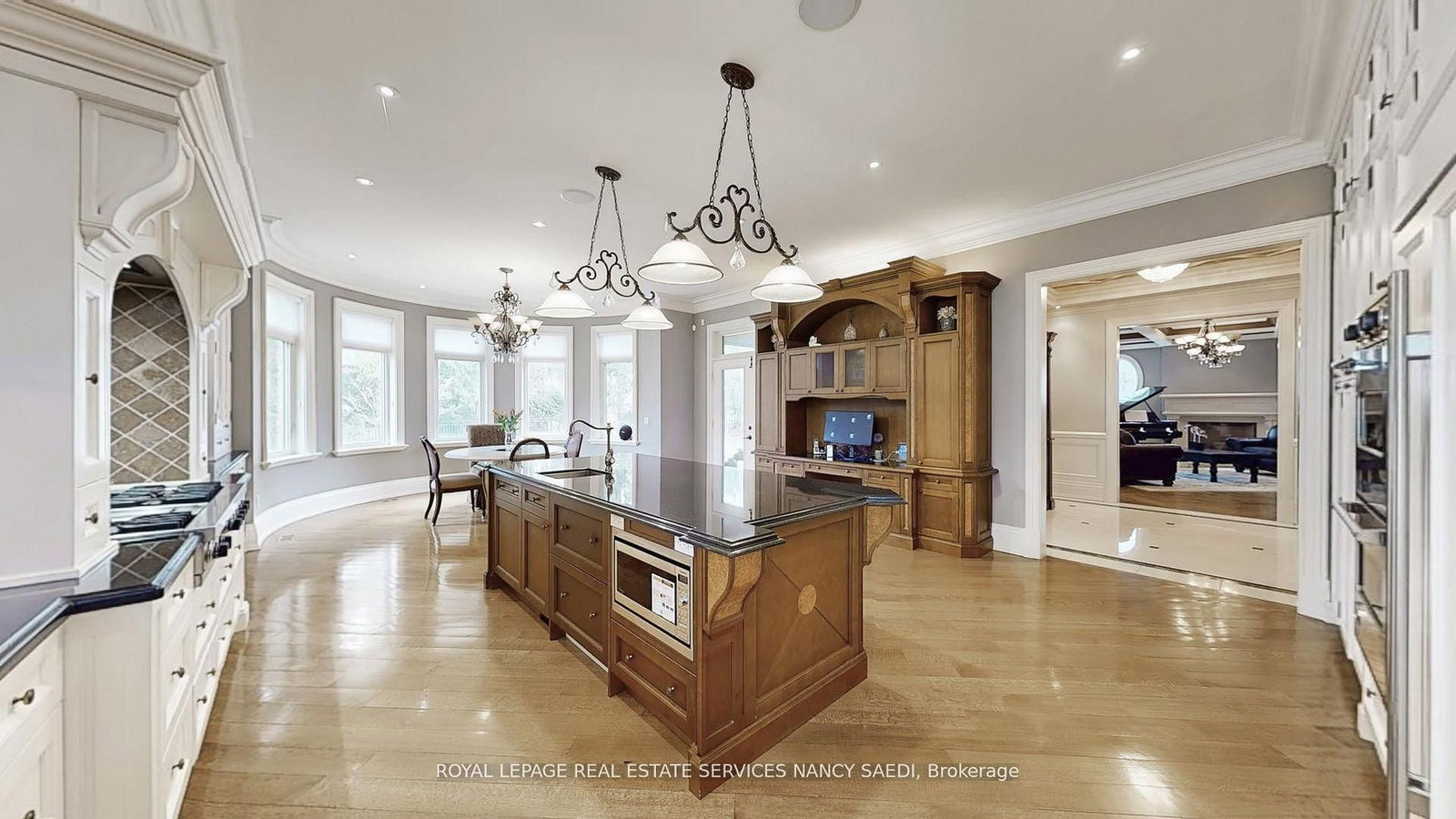 9 Fifeshire Rd, Toronto — 11