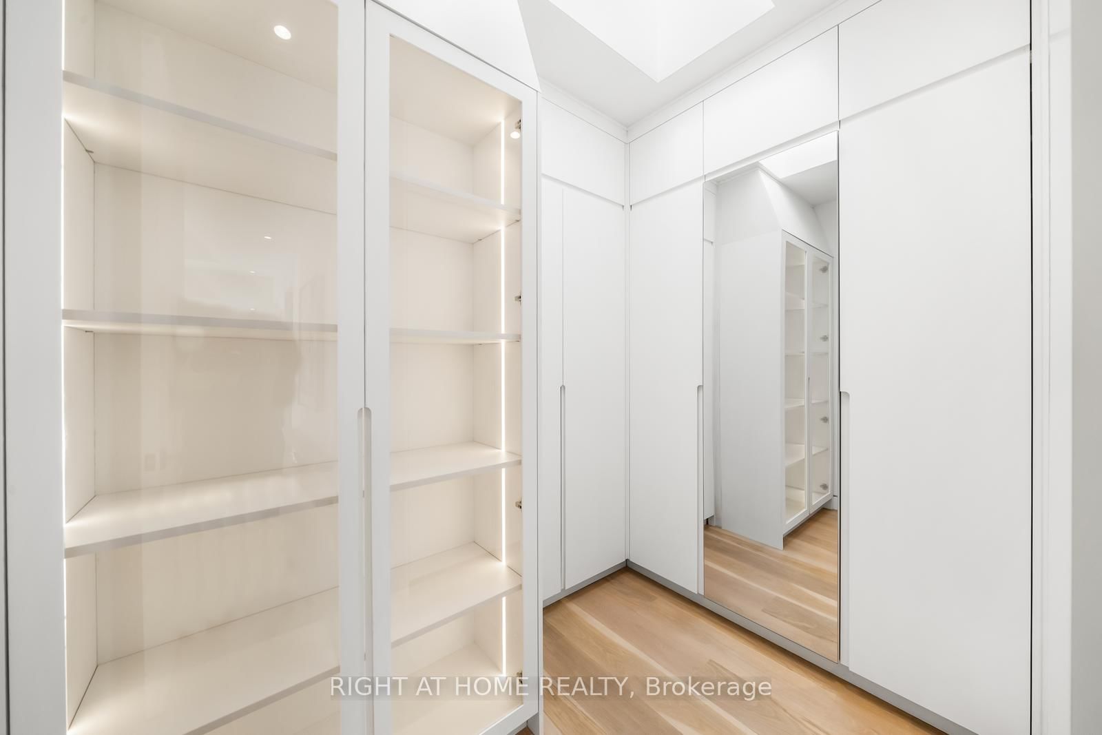 74B Rathnelly Ave, Toronto — 30