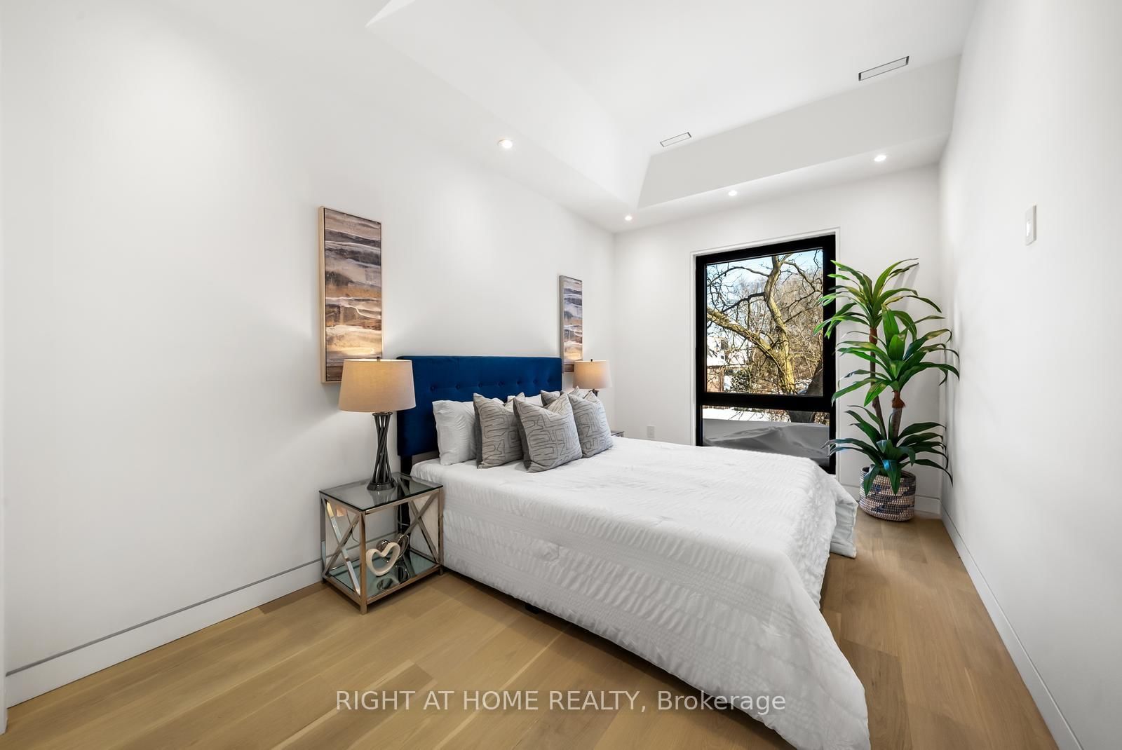 74B Rathnelly Ave, Toronto — 32