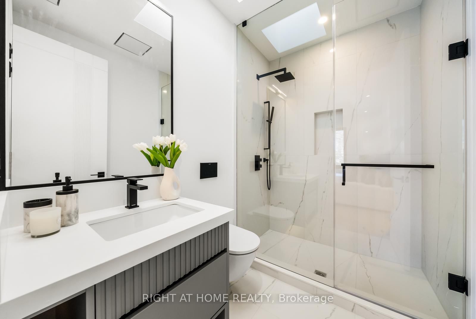 74B Rathnelly Ave, Toronto — 33