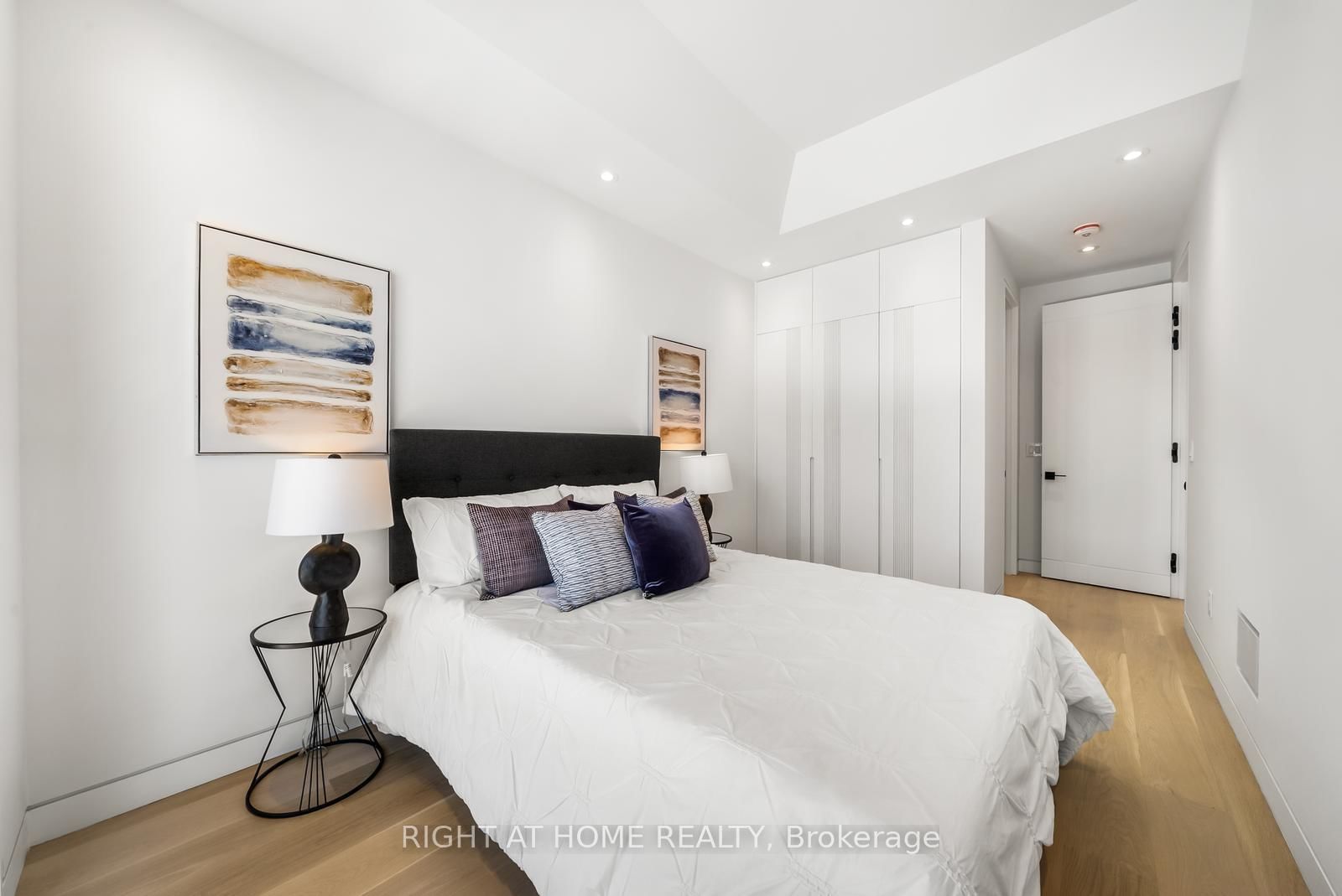 74B Rathnelly Ave, Toronto — 35