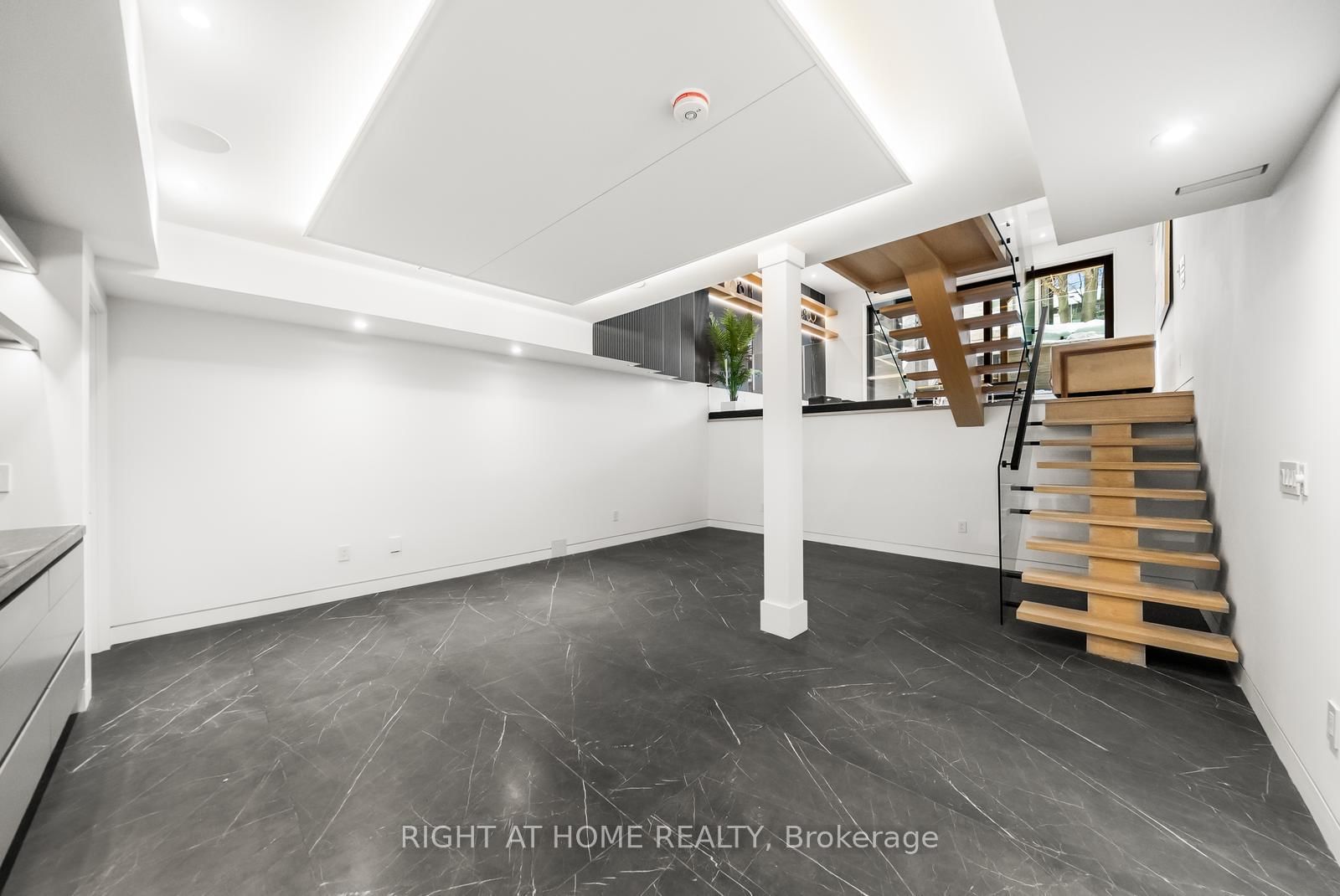 74B Rathnelly Ave, Toronto — 42
