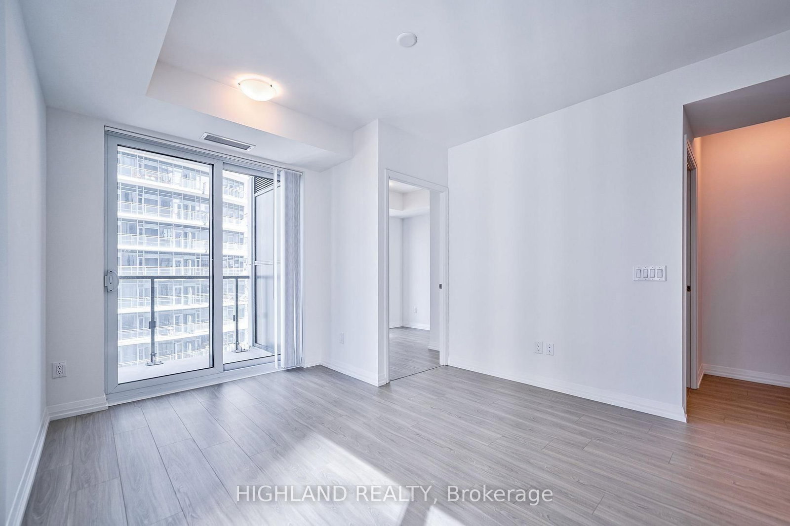 3605-8 Widmer St, Toronto — 6