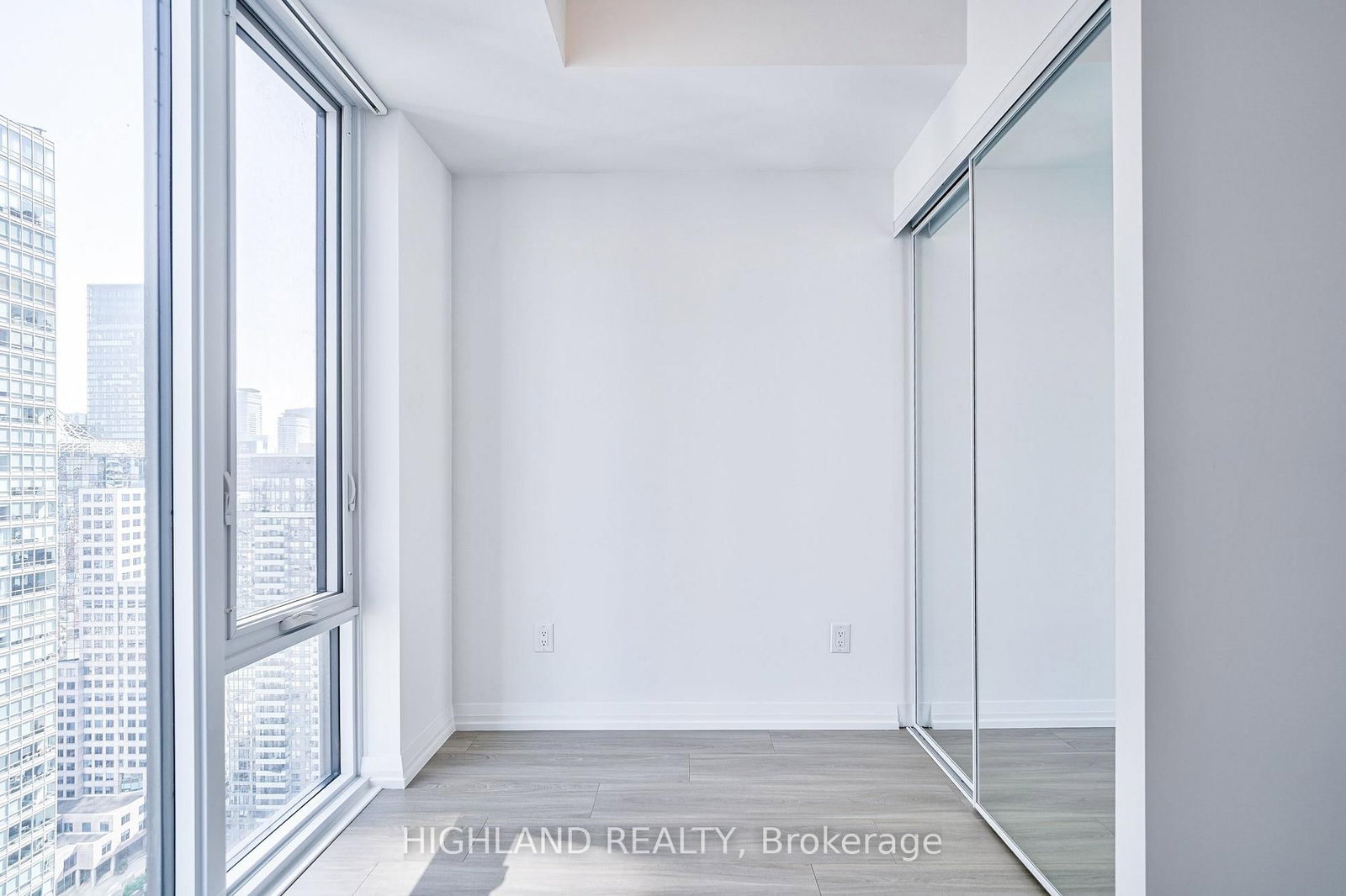3605-8 Widmer St, Toronto — 7