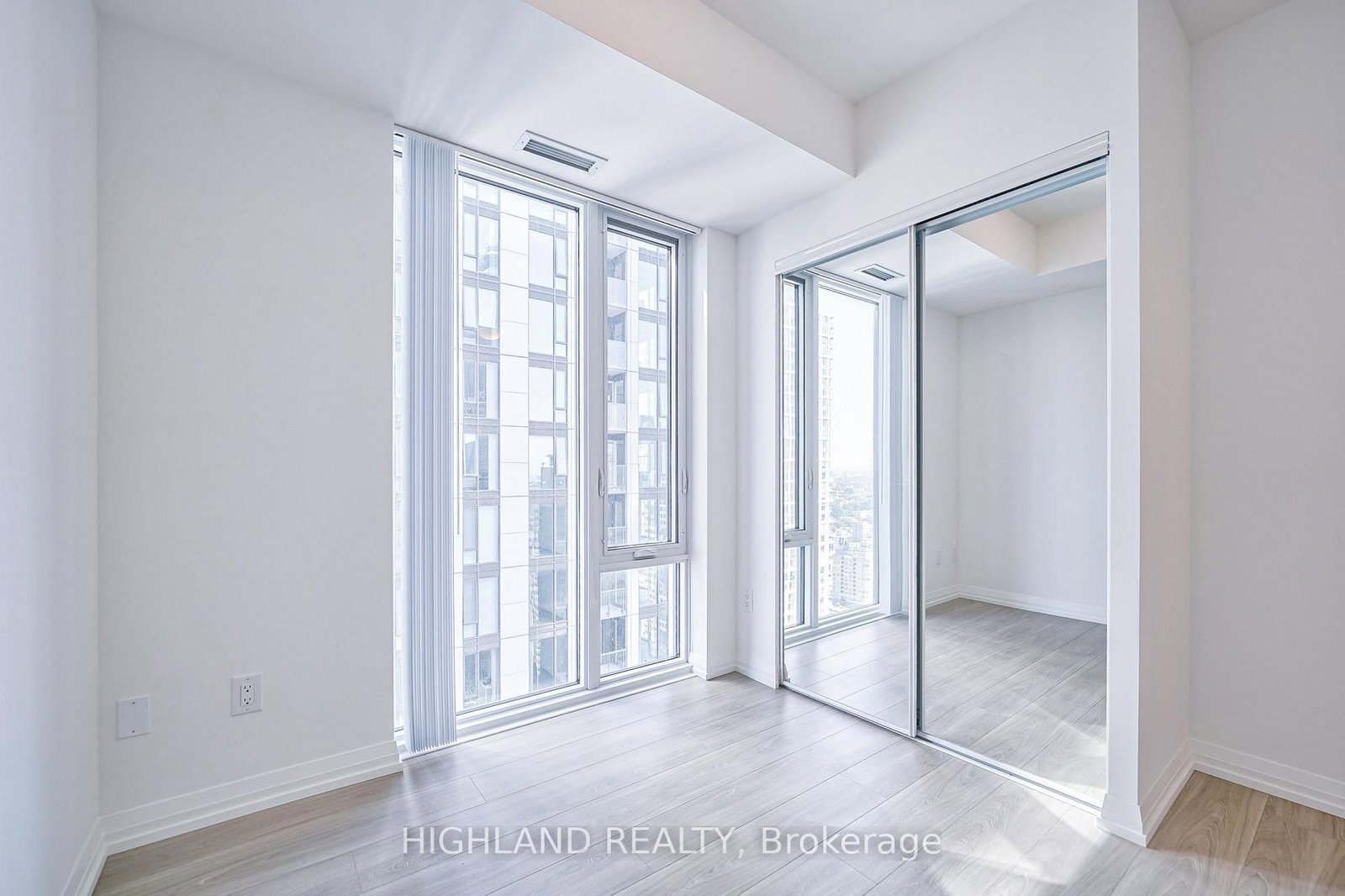 3605-8 Widmer St, Toronto — 8