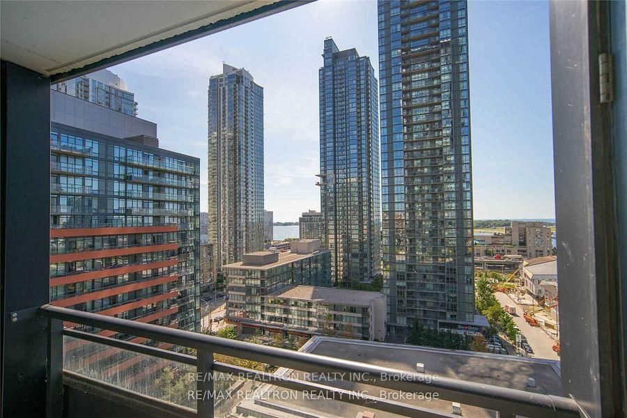 1508-25 Telegram Mews, Toronto — 10