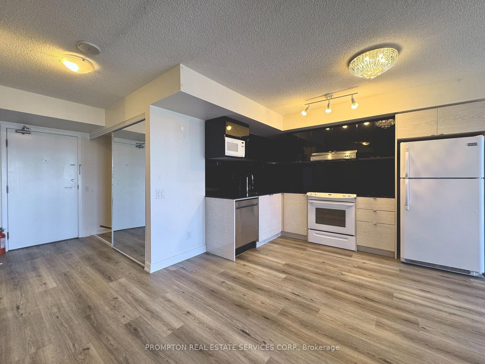 612-72 Esther Shiner Blvd, Toronto — 2