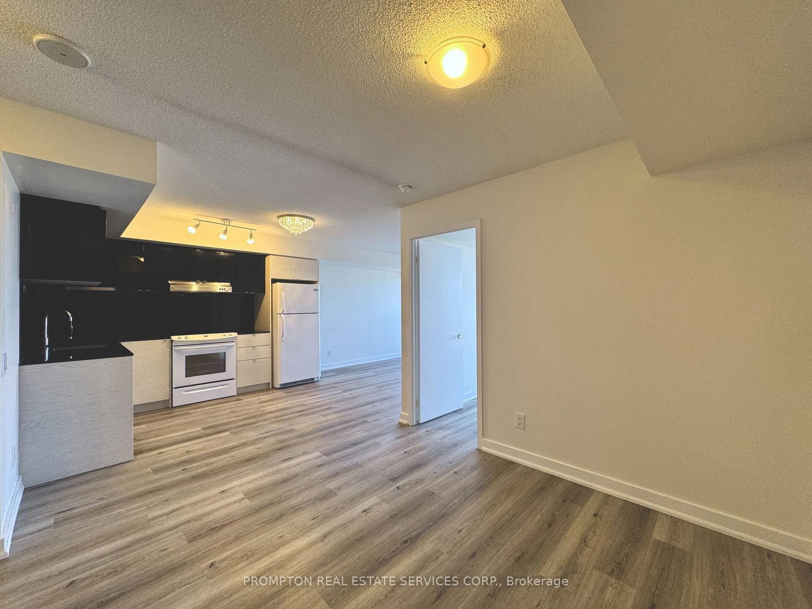 612-72 Esther Shiner Blvd, Toronto — 7