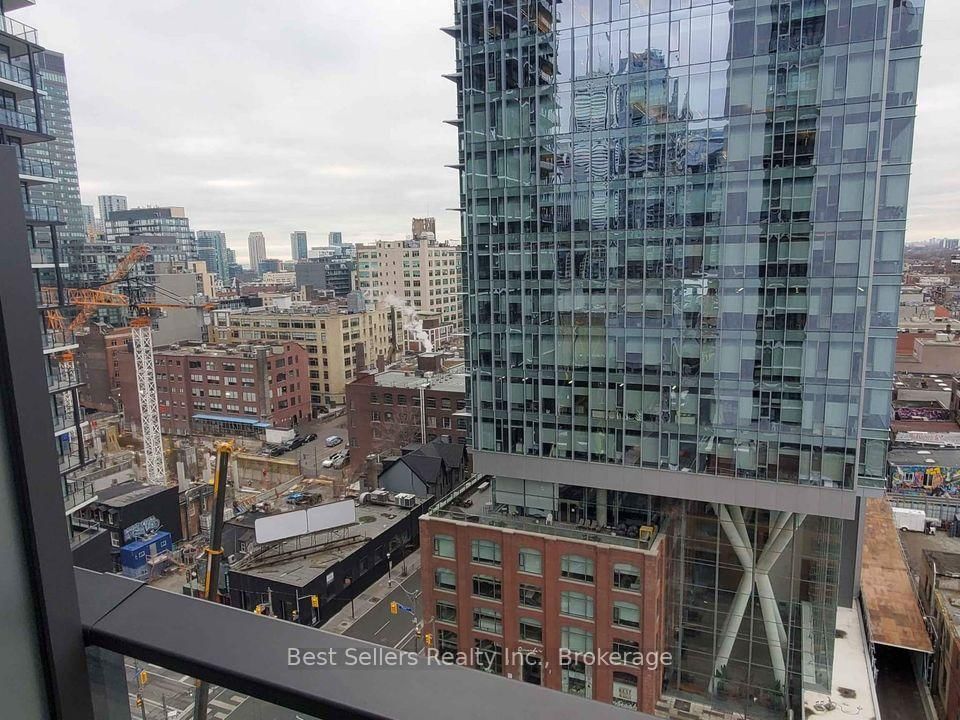 1605-330 Richmond St, Toronto — 11
