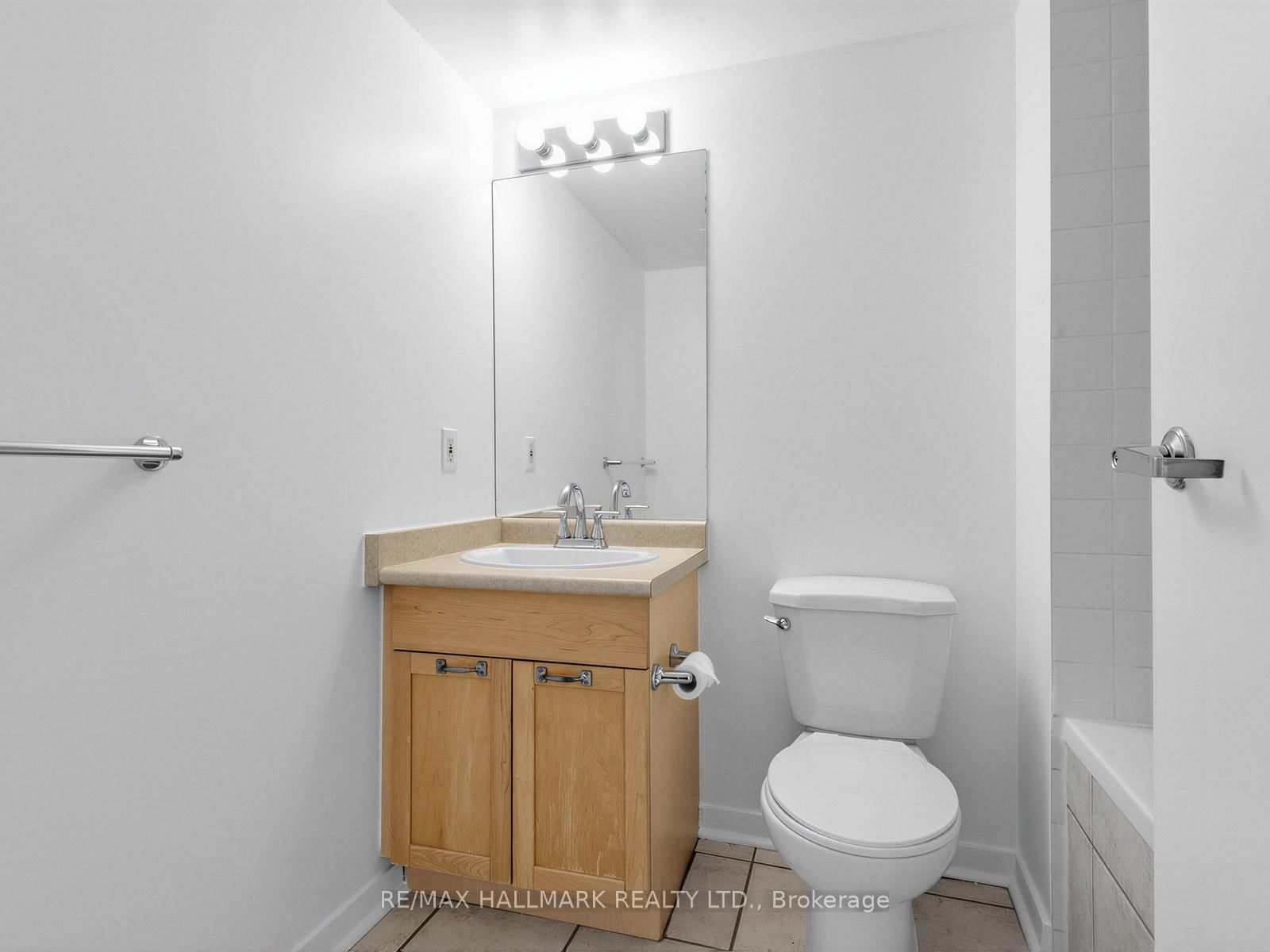 311-75 Dalhousie St, Toronto — 17