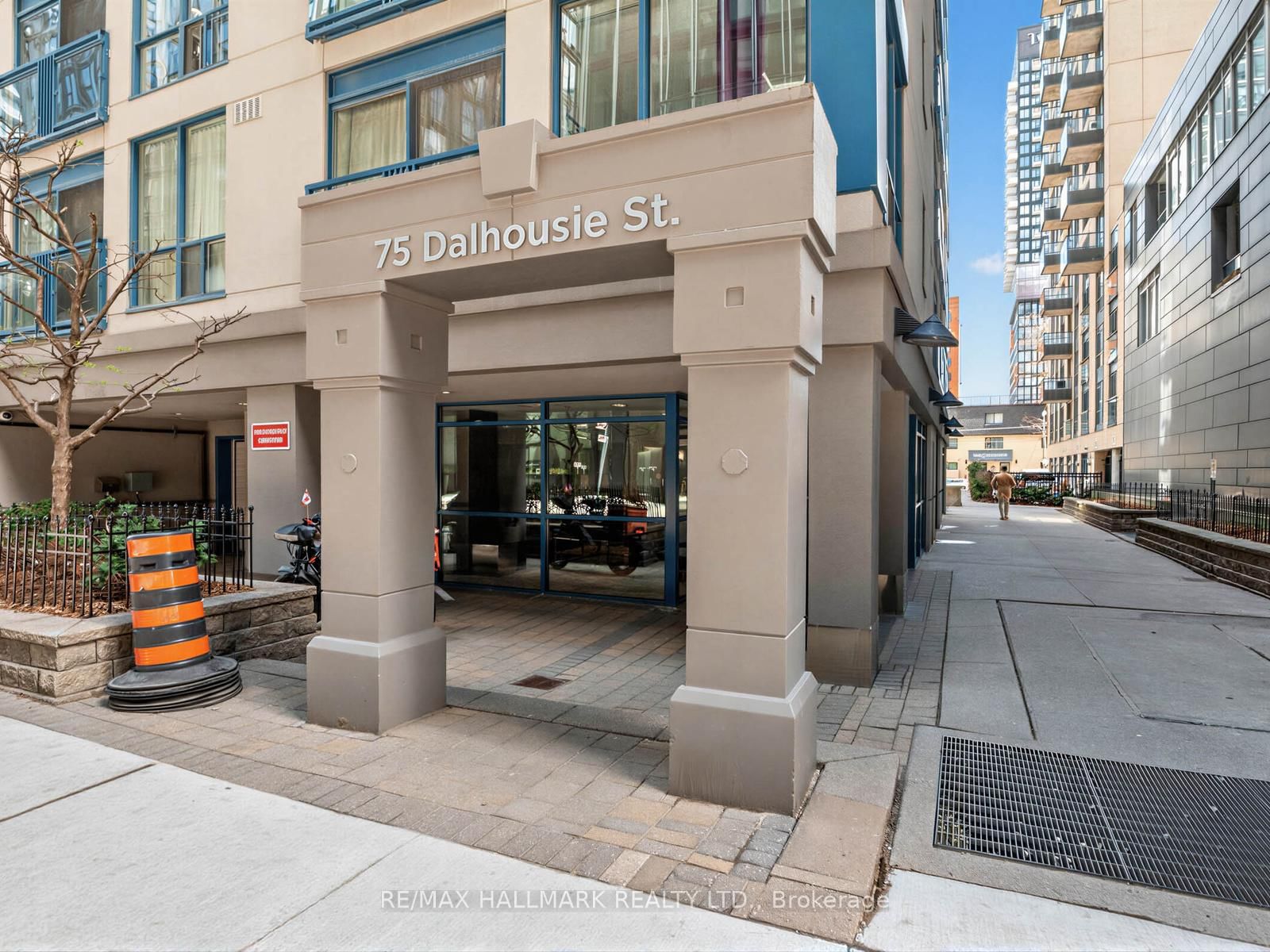 311-75 Dalhousie St, Toronto — 2