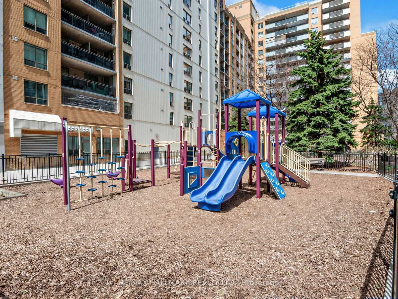 311-75 Dalhousie St, Toronto — 34