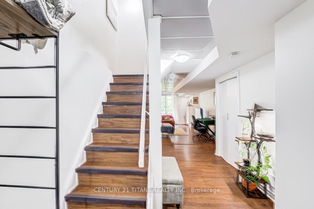 6 Blossom Crt, Vaughan — 35