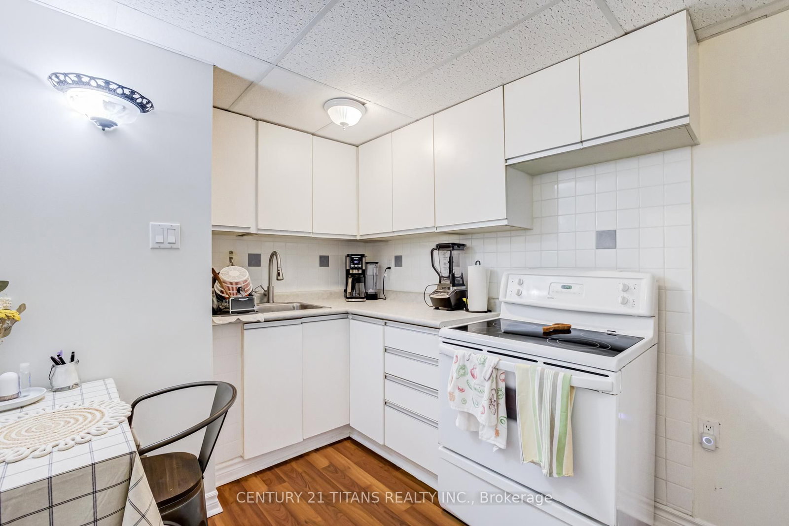 6 Blossom Crt, Vaughan — 39