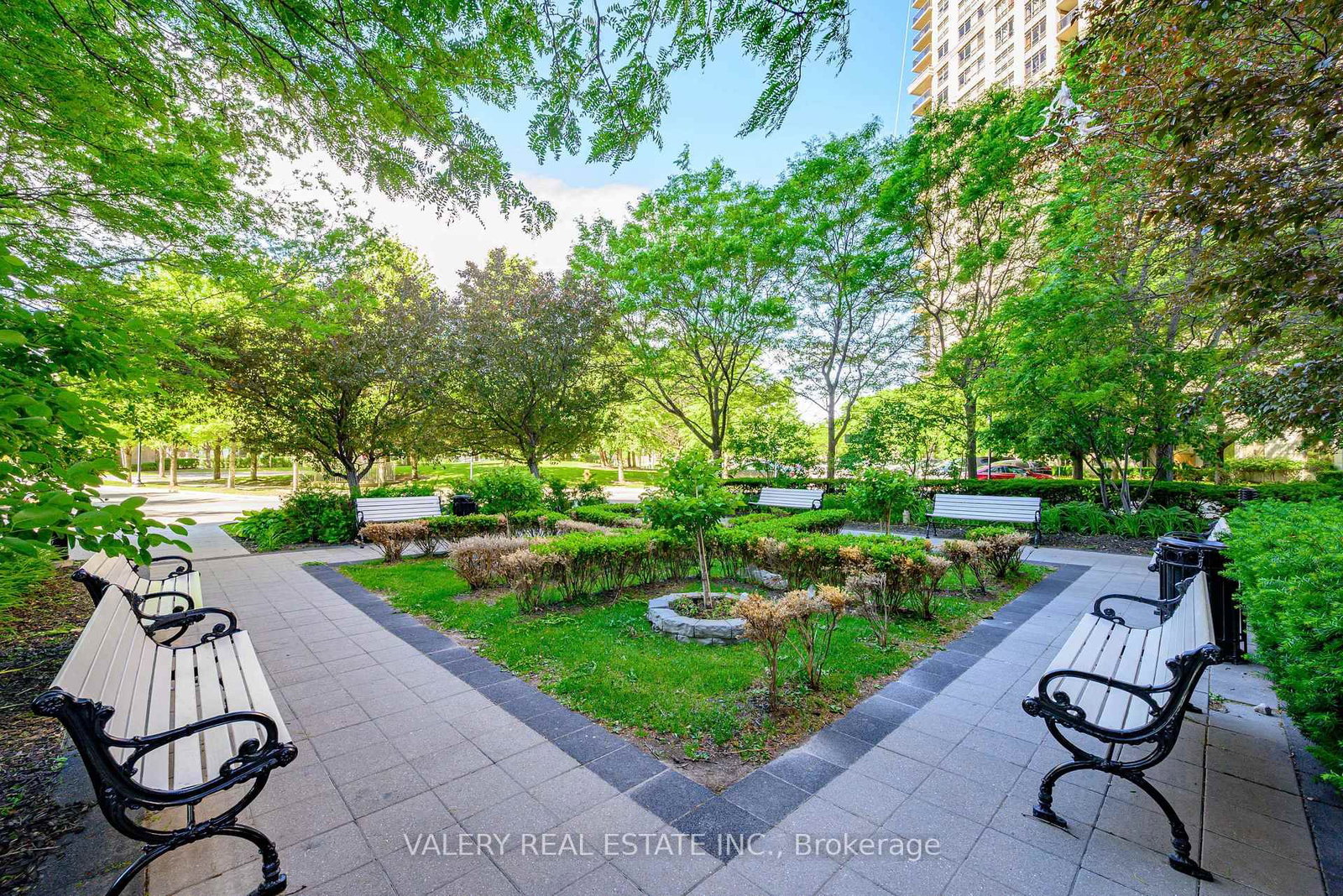 1626-700 Humberwood Blvd, Toronto — 40