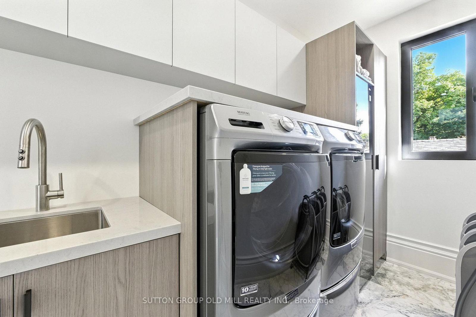 10 Hillavon Dr, Toronto — 40
