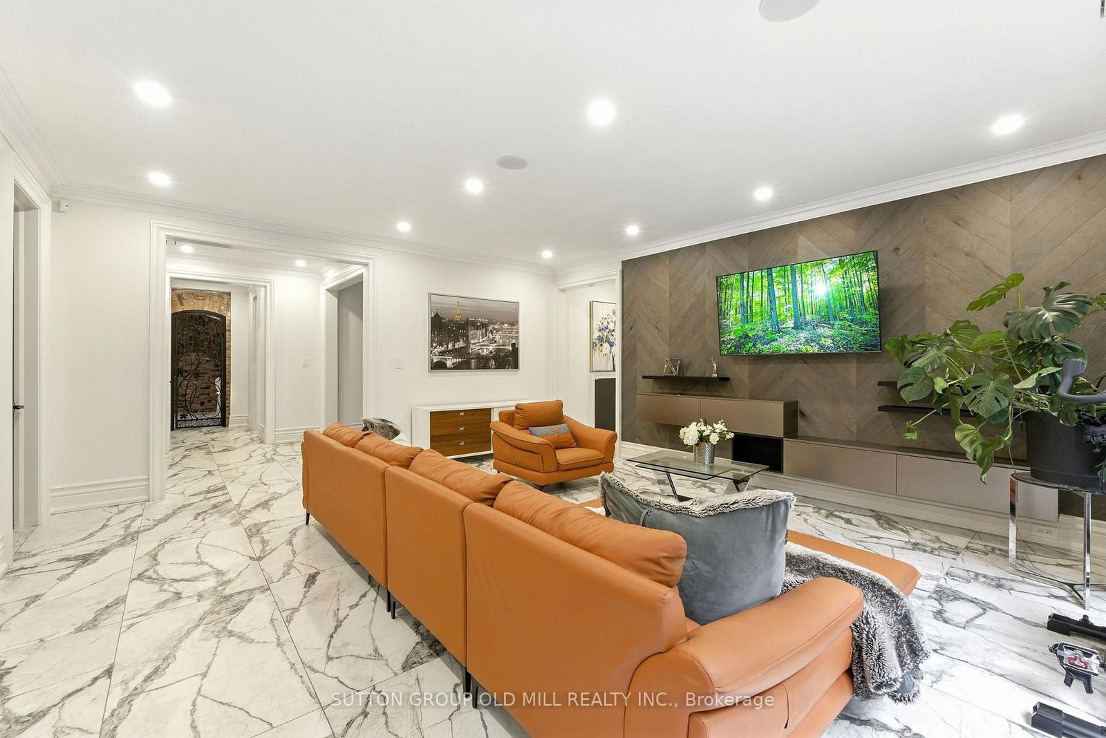 10 Hillavon Dr, Toronto — 43