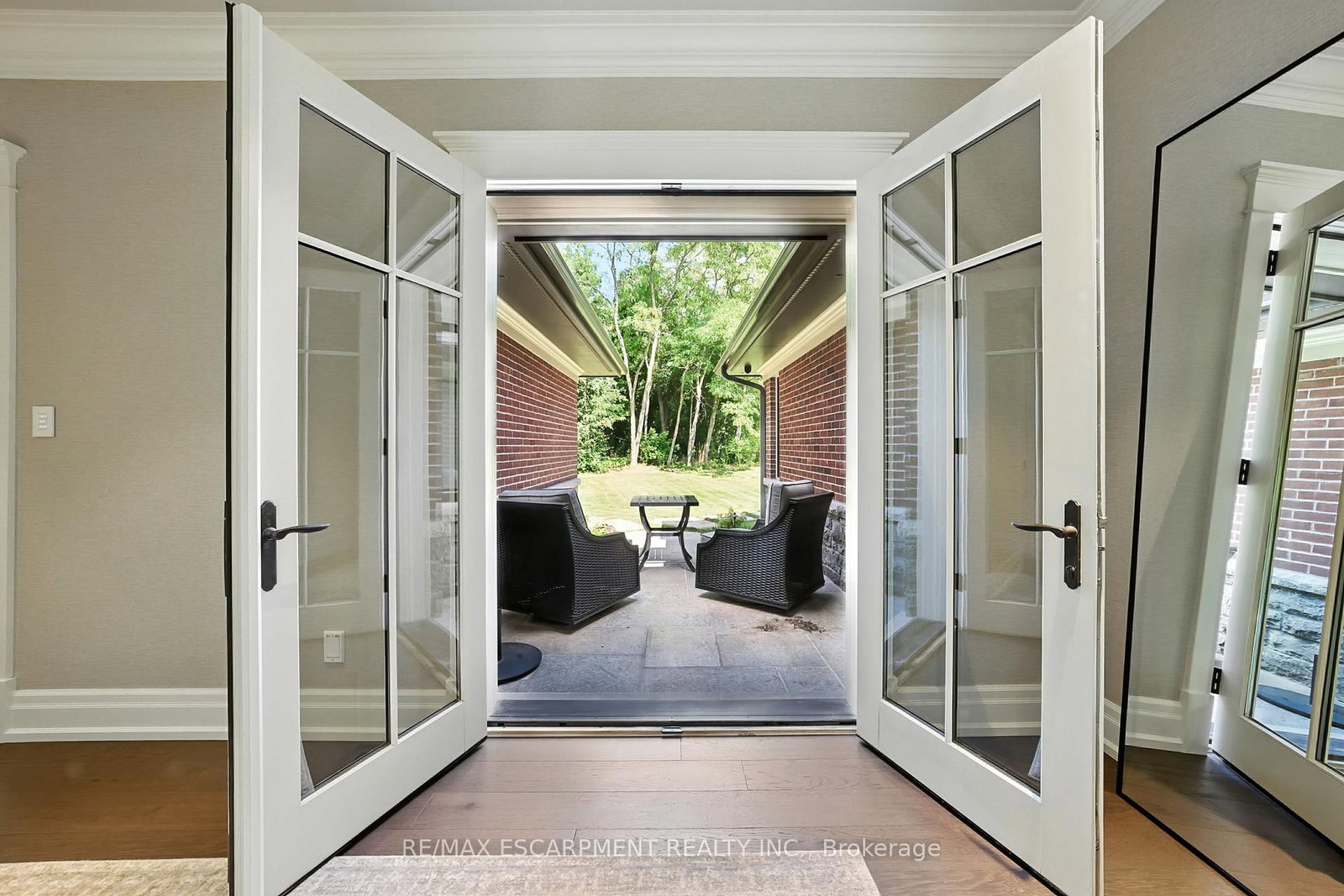 597 Old York Rd, Burlington — 16