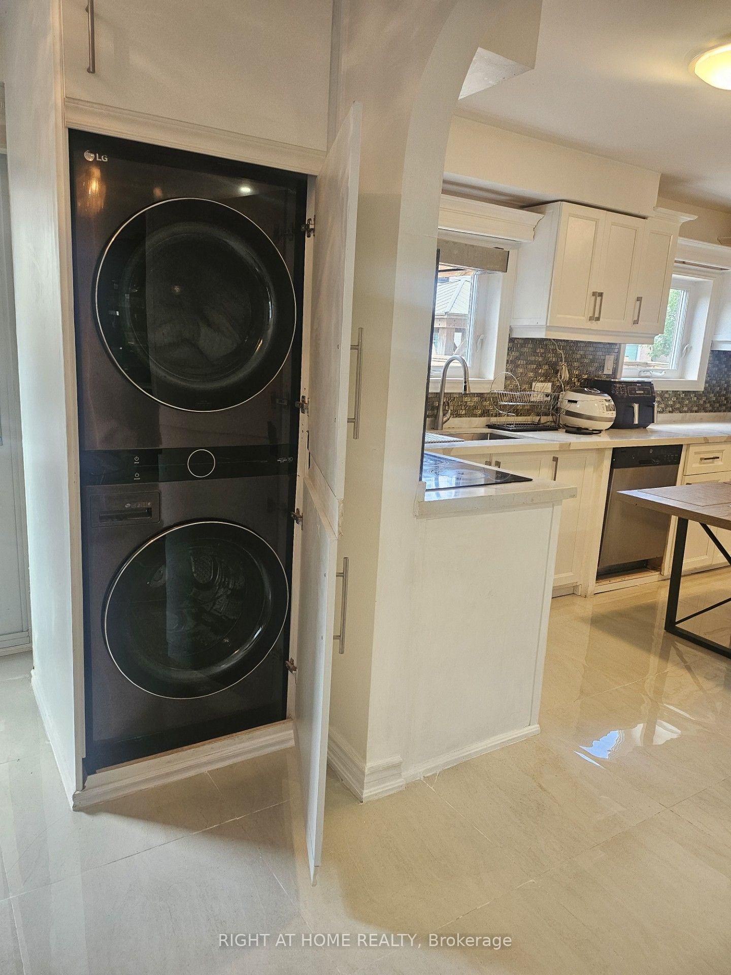 531 Wallenberg Cres, Mississauga — 23
