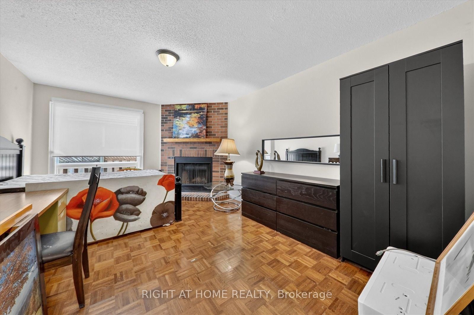 531 Wallenberg Cres, Mississauga — 25