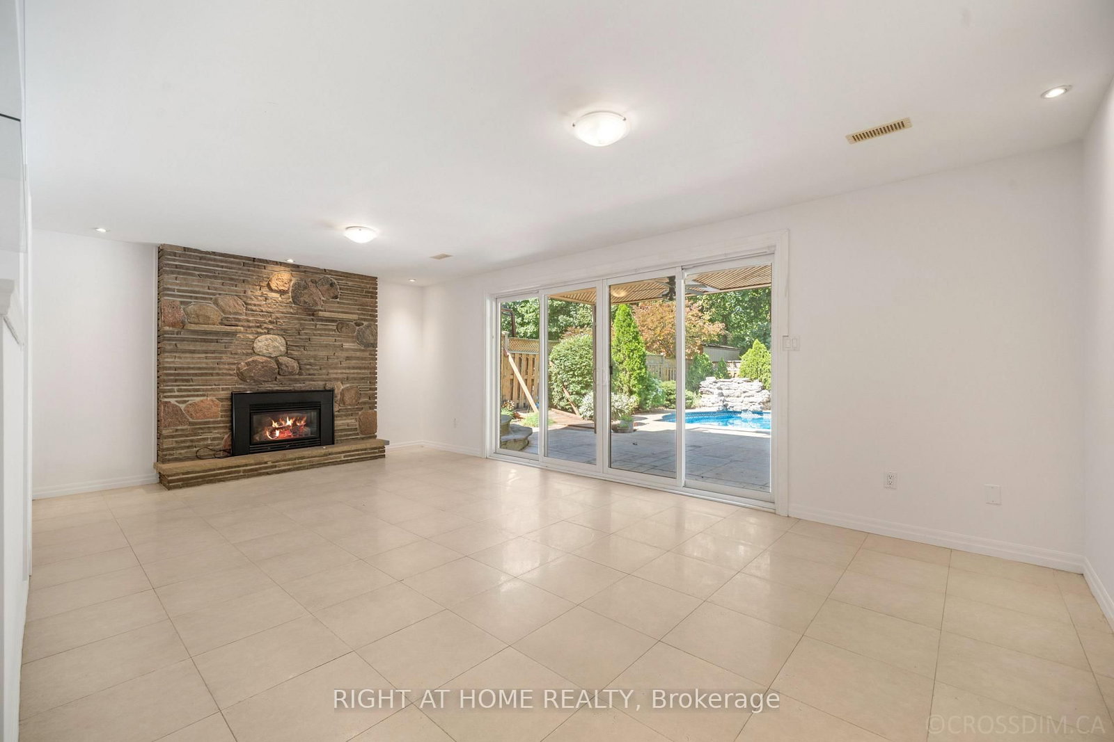 39 Grovetree Rd, Toronto — 22