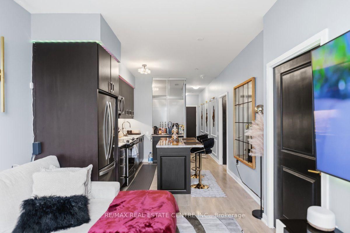 8 Nahani Way 304 Way, Mississauga — 2