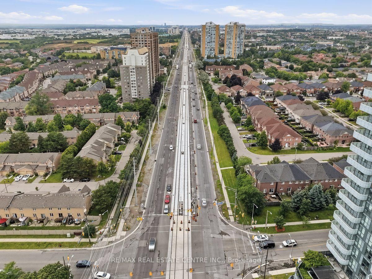 8 Nahani Way 304 Way, Mississauga — 25