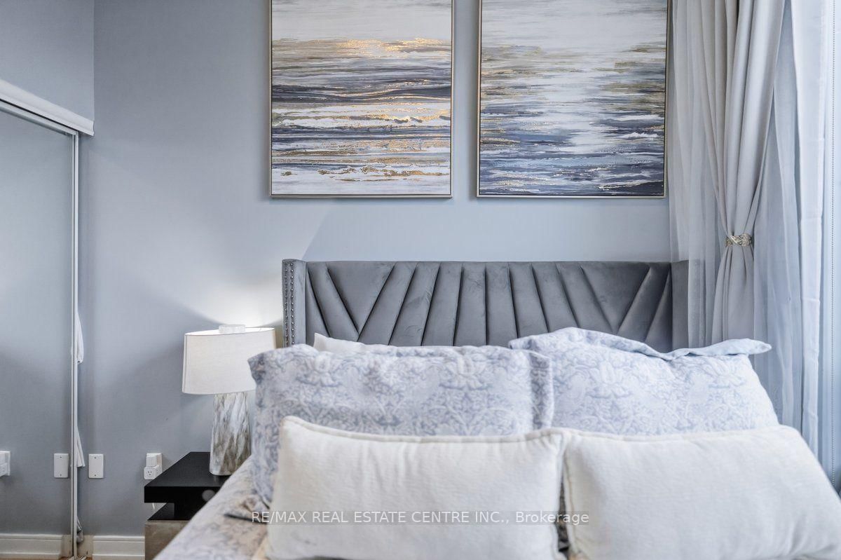 8 Nahani Way 304 Way, Mississauga — 8