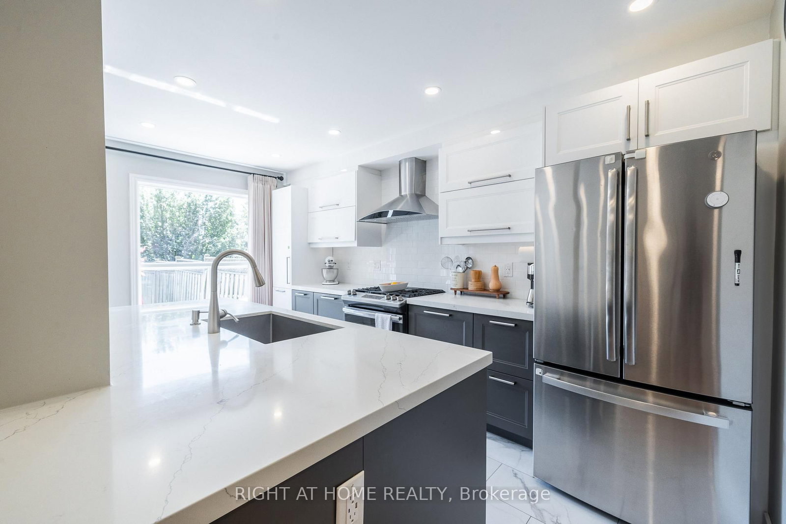 604 Lumberton Cres, Mississauga — 11