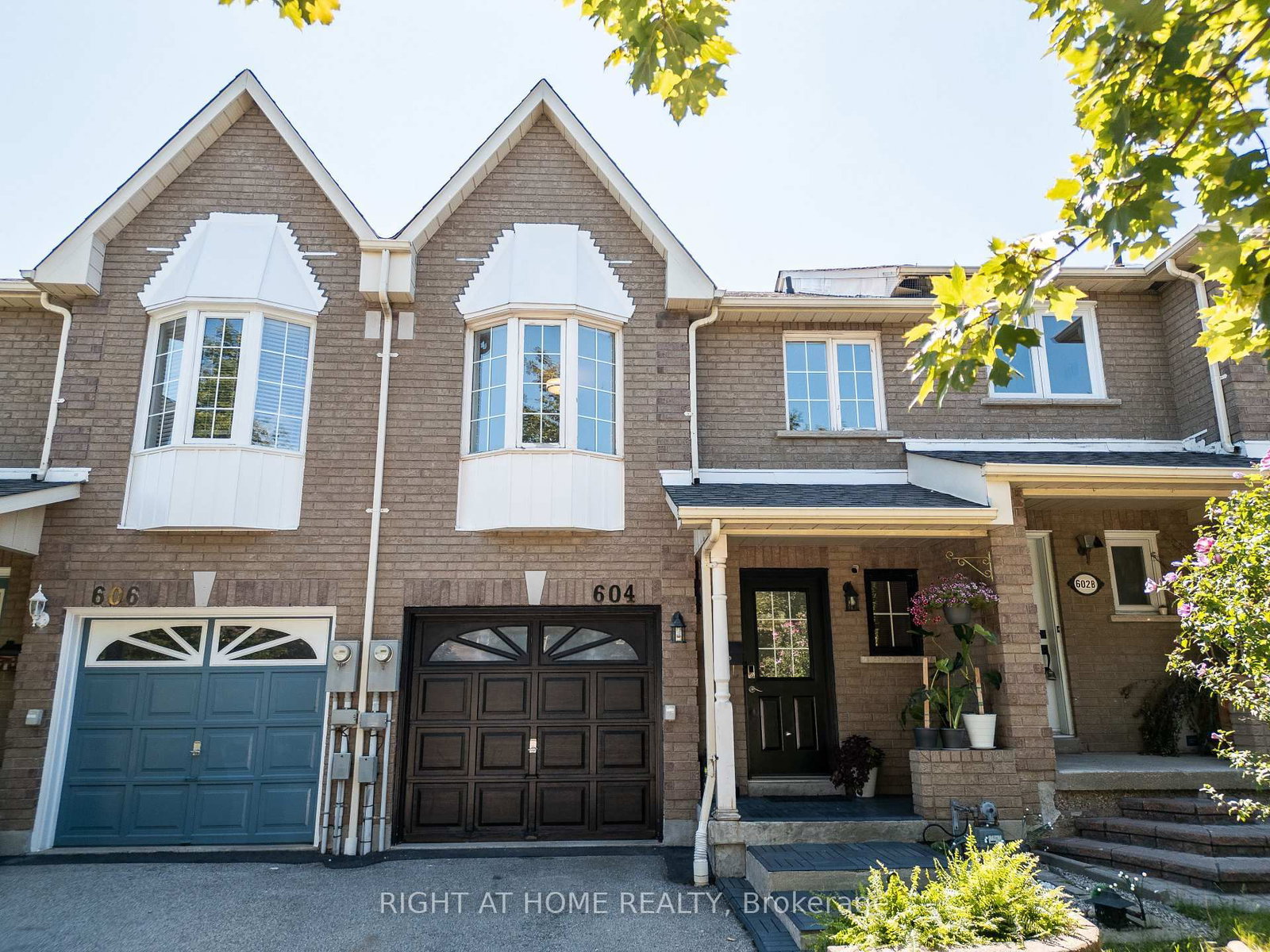 604 Lumberton Cres, Mississauga — 2