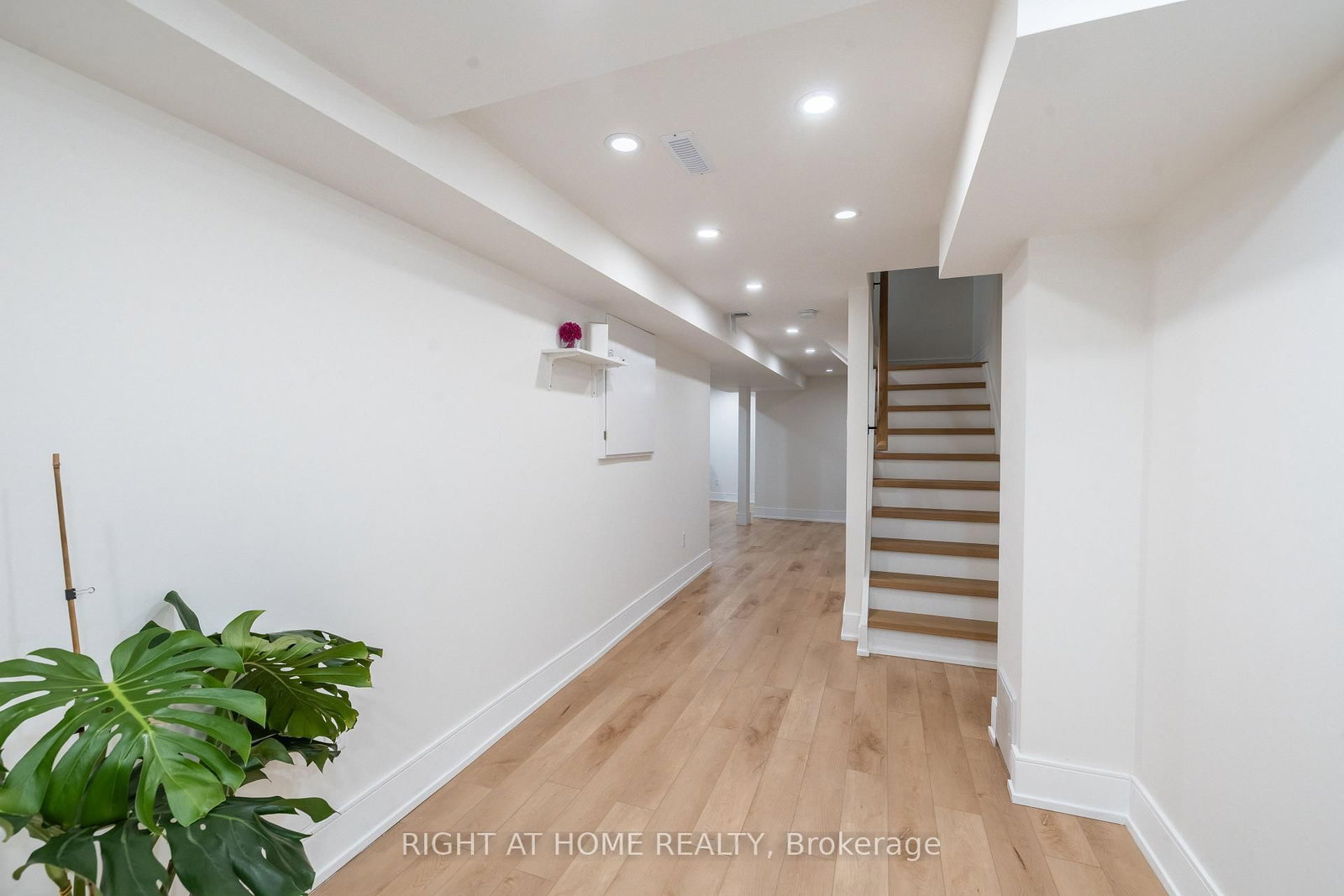 604 Lumberton Cres, Mississauga — 24