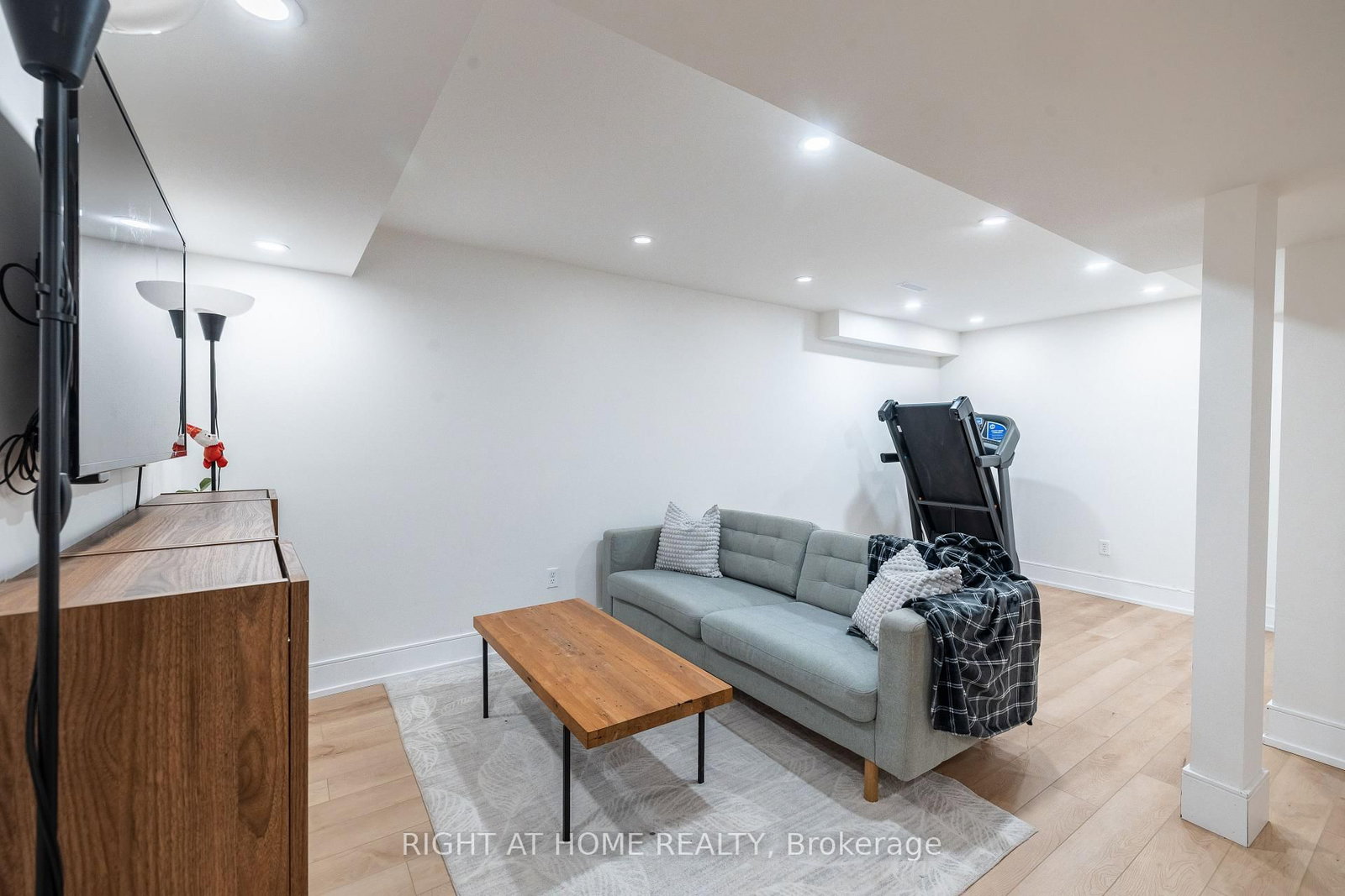 604 Lumberton Cres, Mississauga — 25