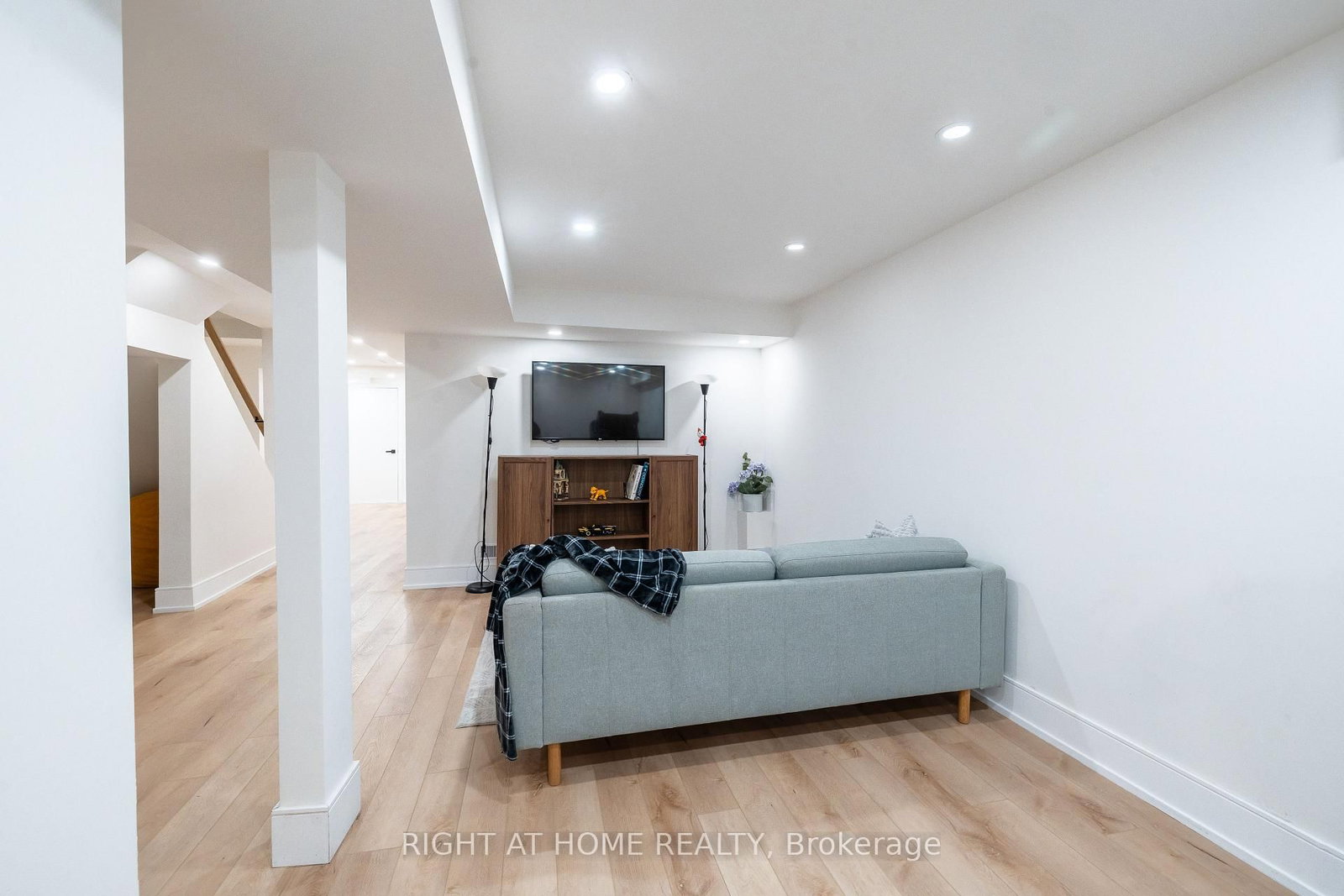 604 Lumberton Cres, Mississauga — 26