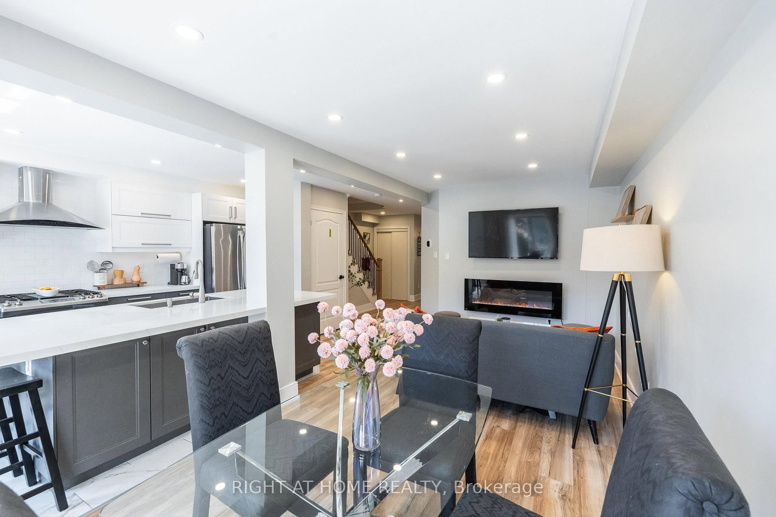 604 Lumberton Cres, Mississauga — 8
