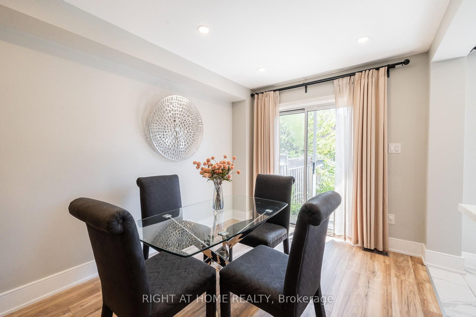 604 Lumberton Cres, Mississauga — 9