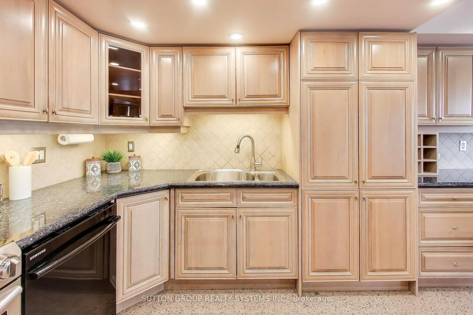 3307-45 Kingsbridge Garden Circ, Mississauga — 10