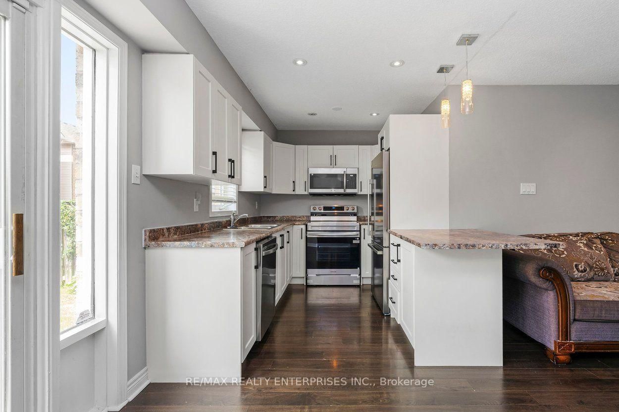 2248 Seton Cres, Burlington — 11