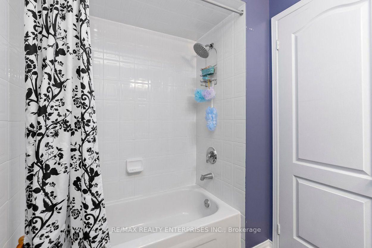 2248 Seton Cres, Burlington — 28