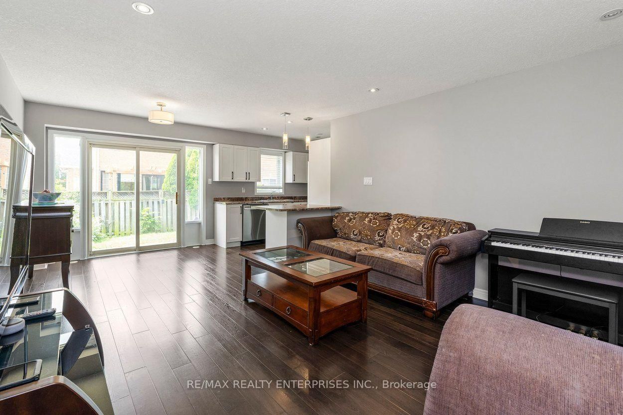 2248 Seton Cres, Burlington — 9