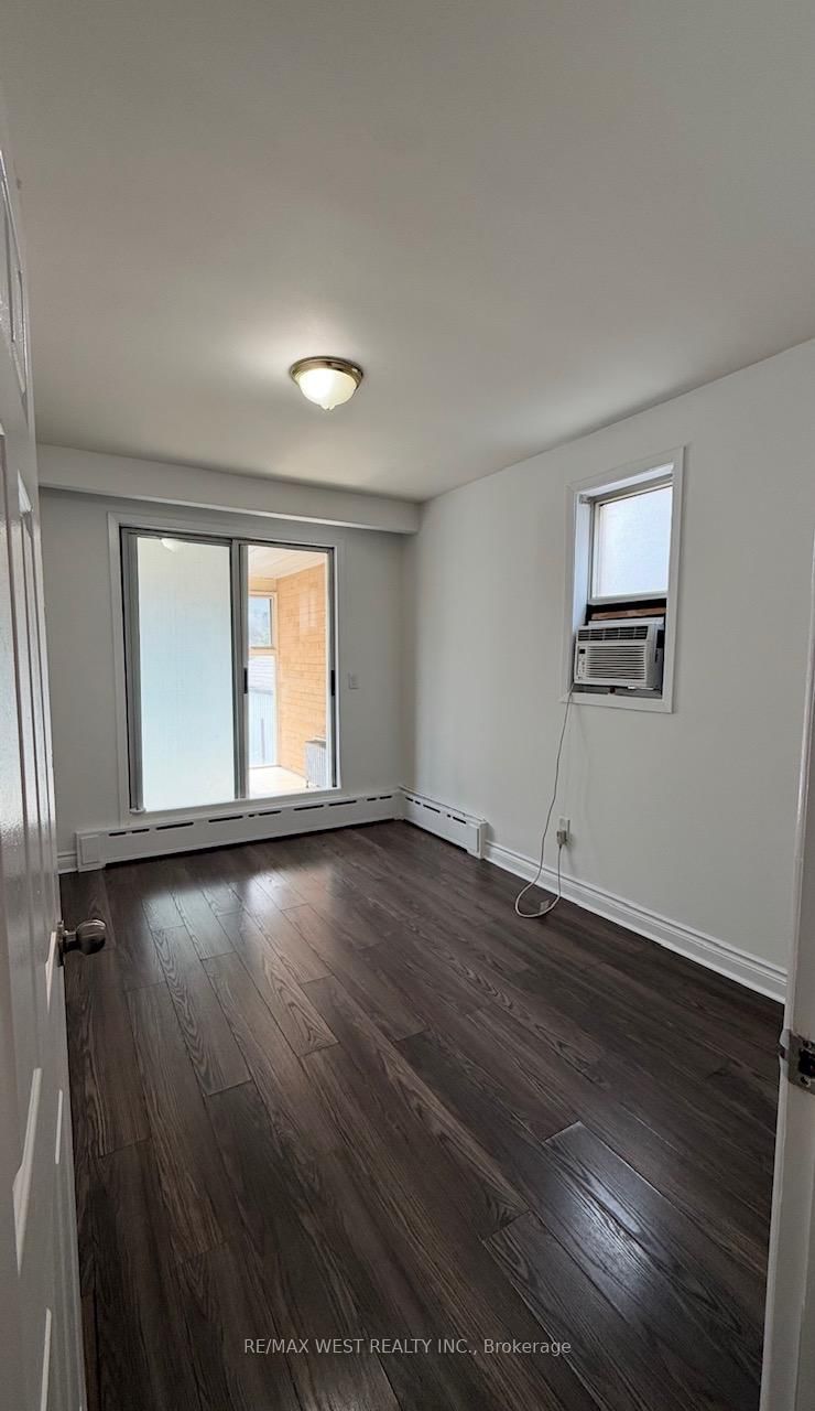 2-108 Kirknewton Rd, Toronto — 16