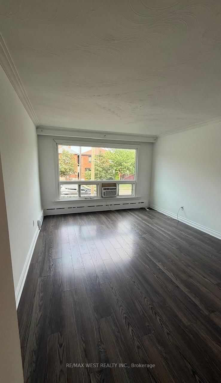 2-108 Kirknewton Rd, Toronto — 2